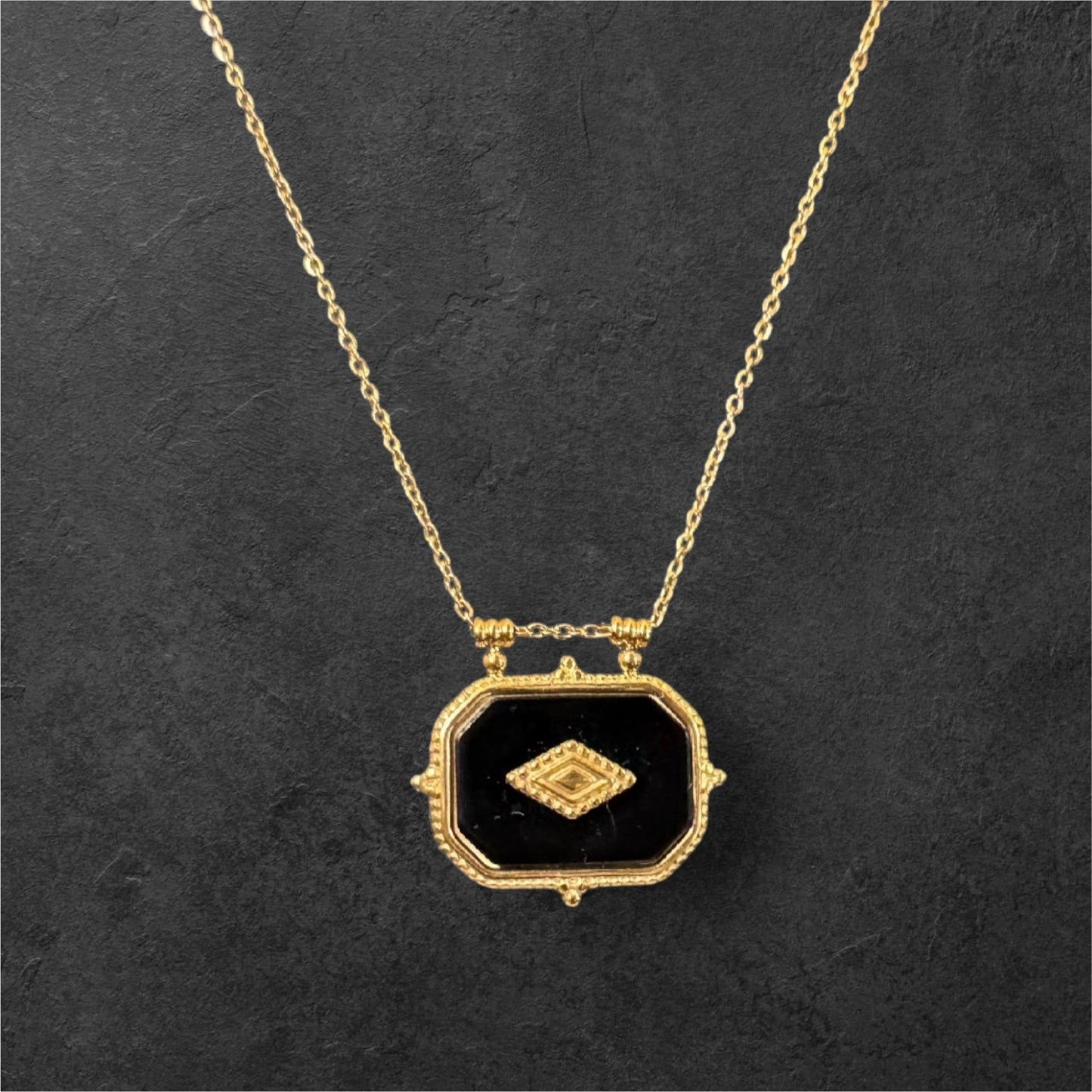 Nero Necklace