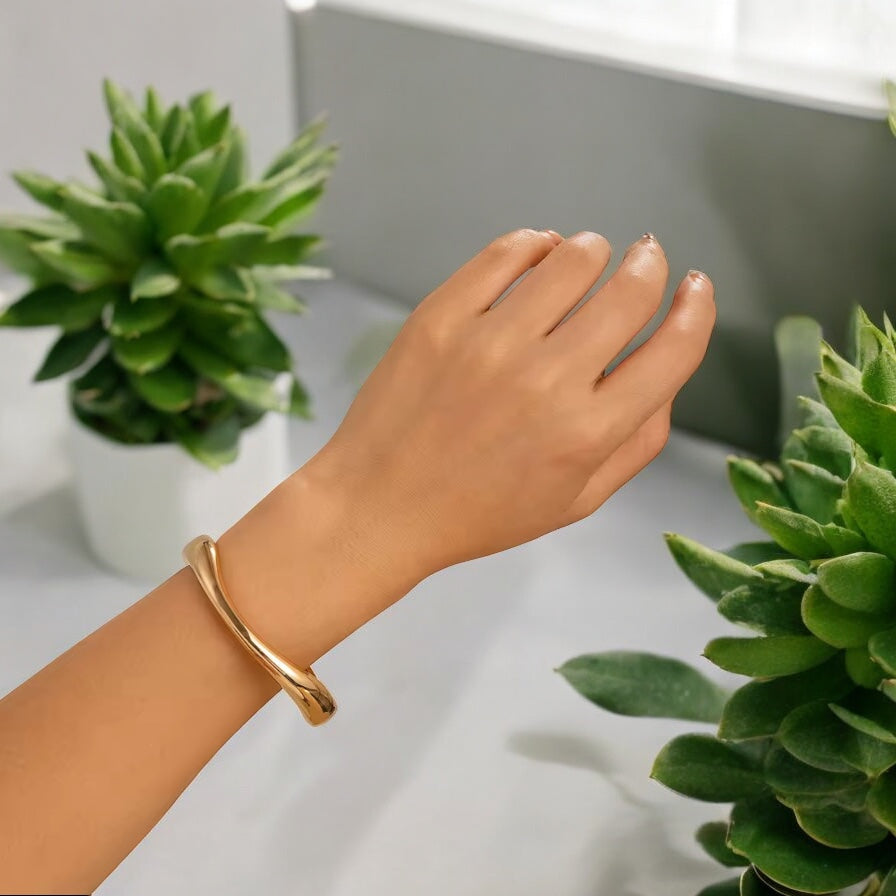 Freya Bangle
